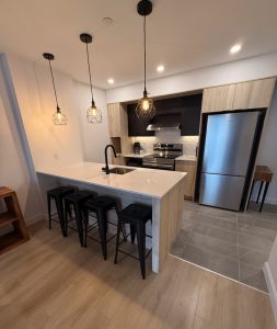 Modern 1BR Pool Gym Parking | Near Old Quebec