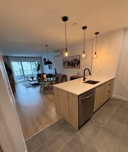 Modern 1BR Pool Gym Parking | Near Old Quebec
