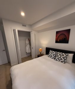 Modern 1BR Pool Gym Parking | Near Old Quebec