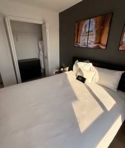 Fully Furnished Executive 1 Bedroom Apartment in Quebec City