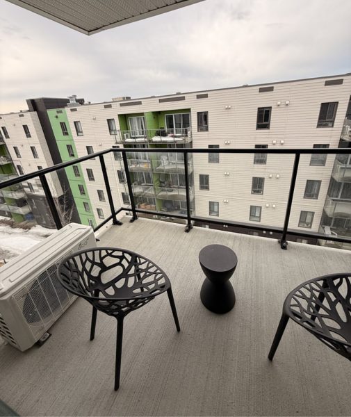 Modern 2BR Pool Gym Parking | Near Old Quebec