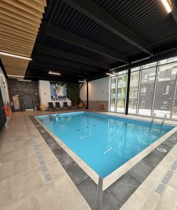 Modern 2BR Pool Gym Parking | Near Old Quebec
