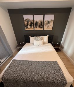 Modern 1BR Apartment | Pool, Gym & Free WiFi